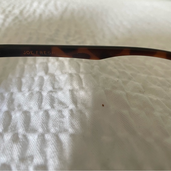 Joe Fresh prescription sunglasses. - Picture 6 of 6